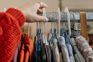 Bazar em Curitiba tem itens da Receita Federal: veja como participar