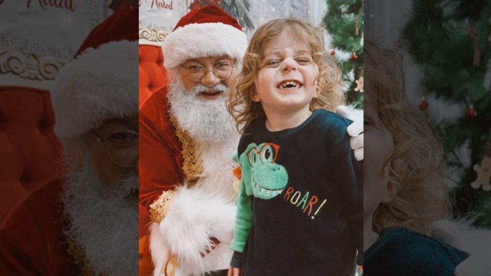 Com direito a Papai Noel, criança de Maringá comemora aniversário com festa de Natal em pleno agosto