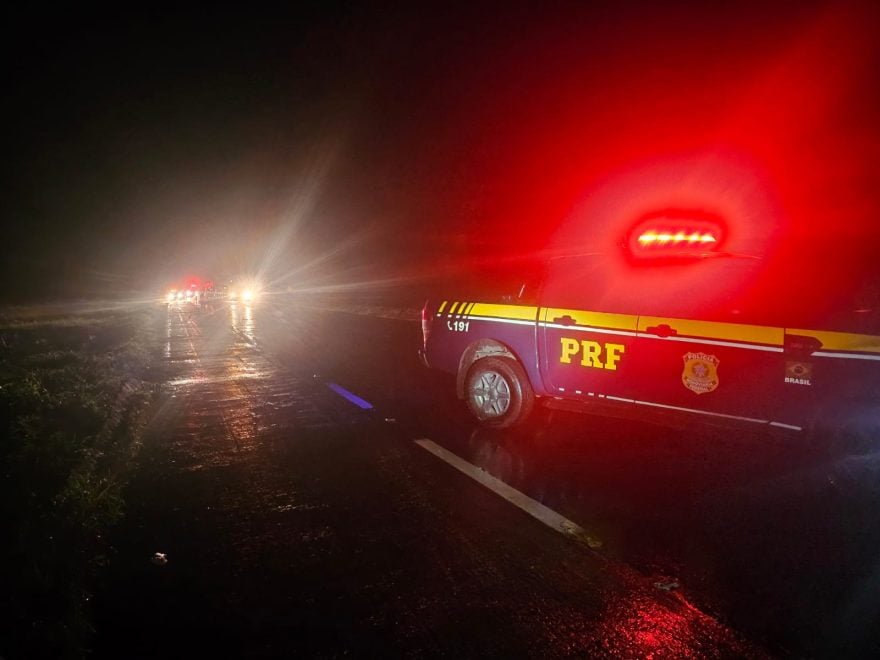 Duas pessoas morrem e 13 ficam feridas em grave acidente com três ônibus no Paraná