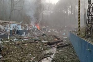 Imagens mostram cenário de destruição após explosão em fábrica em Quatro Barras