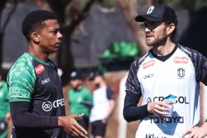 Maringá FC enfrenta o Figueirense, em Florianópolis, nesta segunda-feira