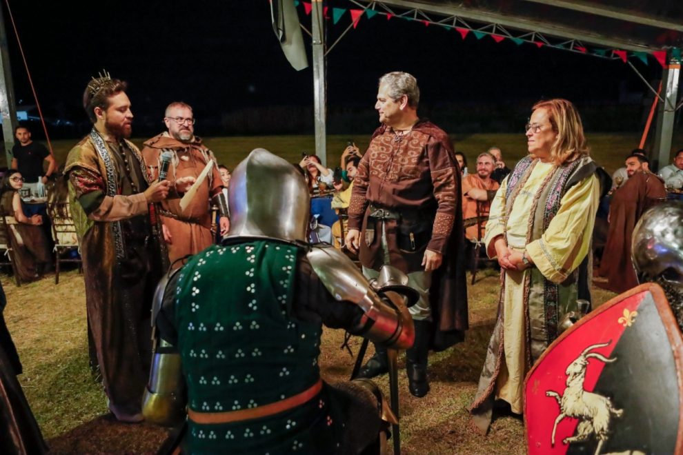Prefeito e vereadores participam de evento teste do Festival Medieval de Maringá