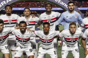 São Paulo reage no MorumBIS e vence o Flamengo de virada na estreia do Brasileirão