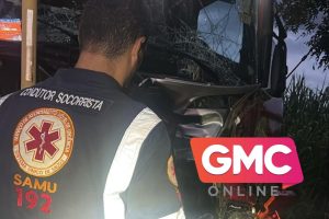 Acidente entre caminhão e moto de alta cilindrada deixa dois mortos na PR-317