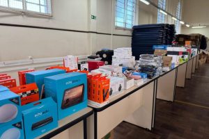 Bazar do Instituto Sendas começa hoje em Maringá com produtos doados pela Receita Federal; veja detalhes