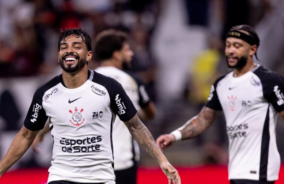 Corinthians vence o Bragantino em Itaquera e conquista primeira vitória no Brasileirão