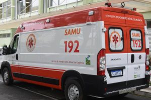 Criança morre após ser atingida por trave de futebol no Paraná
