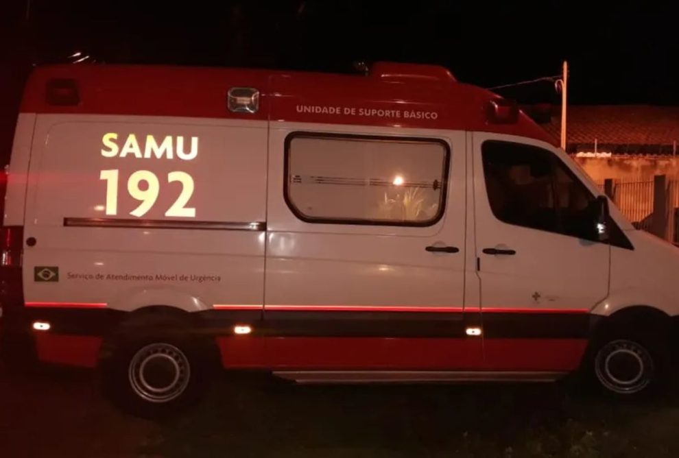 Filho agride pai e madrasta com facão durante discussão