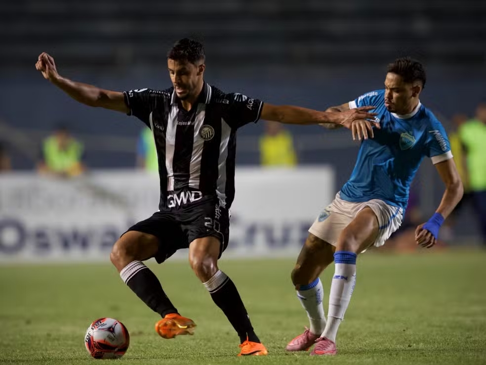 Kozlinski segura todas e garante empate para o Londrina em Ponta Grossa 