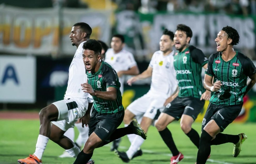 Maringá FC mira estreia na Copa do Brasil após permanência na elite do Paranaense