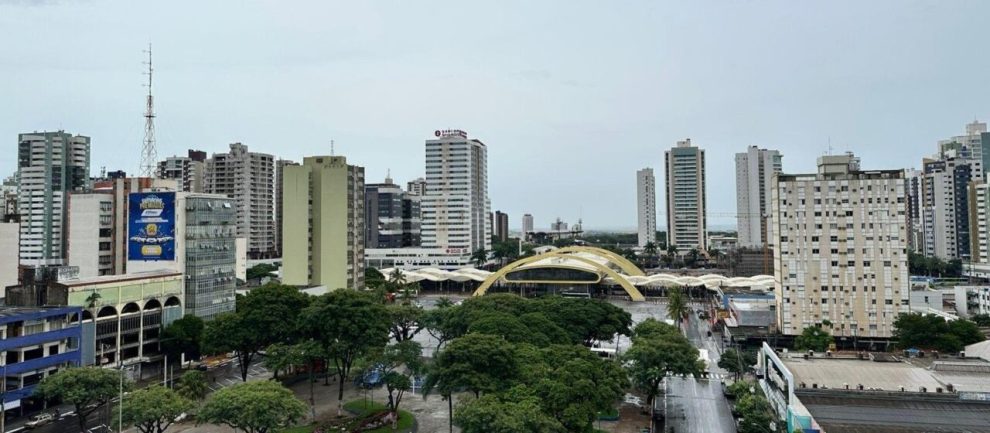 Maringá amanhece com chuva leve e céu encoberto; confira a previsão em detalhes