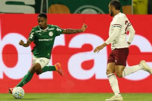 Palmeiras derrota Fluminense por 2 a 1 e mantém liderança do Campeonato Brasileiro