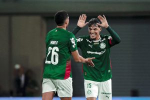 Palmeiras goleia Vitória por 5 a 1 no Brasileirão