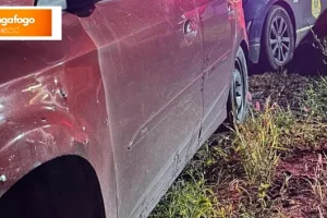 Perseguição de 50 km termina com carro furtado recuperado e motorista fugindo pela mata em Nova Esperança