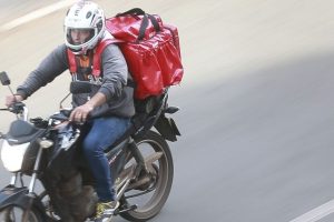 Semob convoca motofretistas de Maringá para vistoria veicular; saiba o que deve fazer