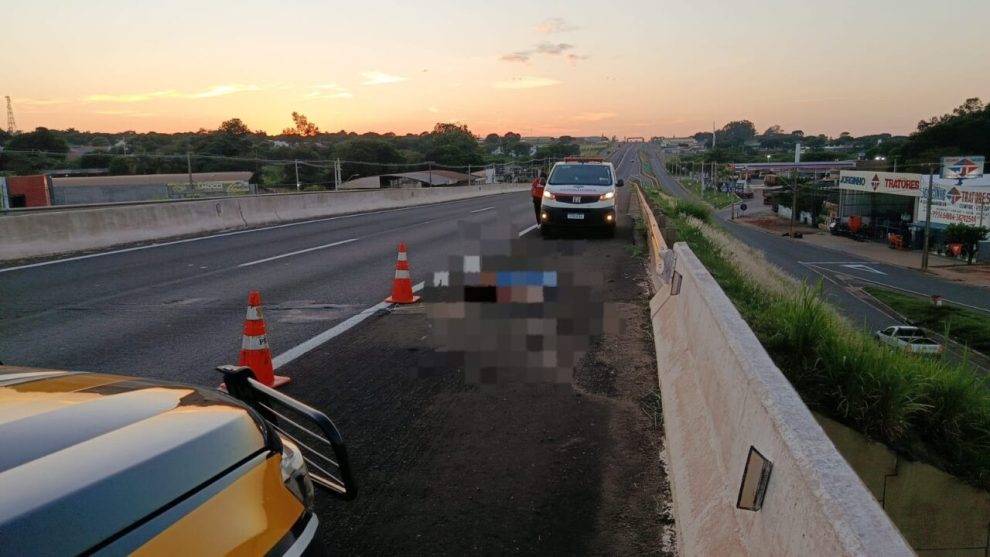 Trabalhador morre atropelado na BR-376; motorista fugiu do local