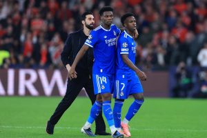 Uefa abre investigação após Vini Jr. acusar jogador do Benfica de racismo: "Covarde", dispara brasileiro