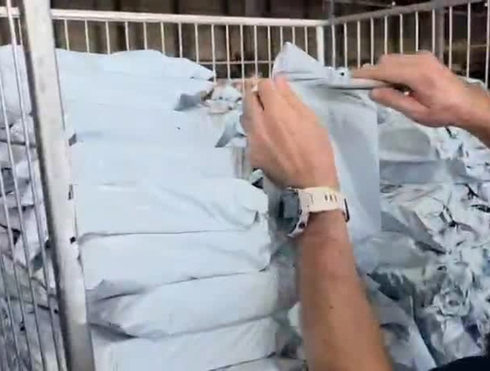 2.446 volumes de mercadorias estrangeiras são apreendidos em centro de distribuição de Maringá