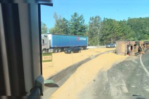 Acidente na Serra do Cadeado deixa dois feridos e bloqueia pista da BR-376