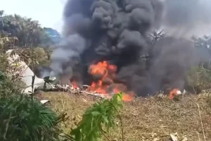 Avião militar com 120 a bordo cai na Colômbia