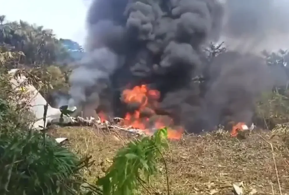 Avião militar com 120 a bordo cai na Colômbia