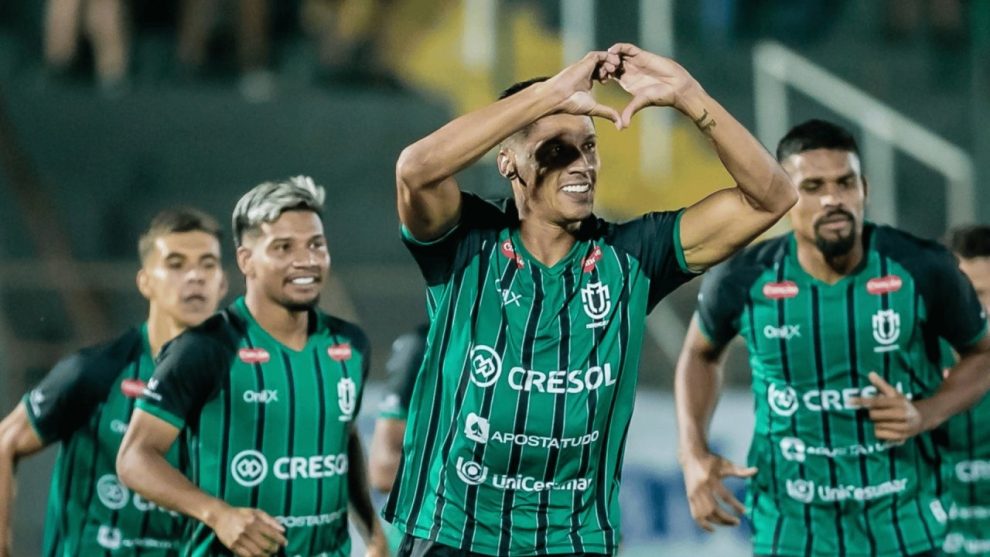 Giovane Gomes sai do banco para classificar o Maringá FC na ‘bacia das almas’