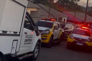 Homem é morto pelo enteado após ameaçar mulher com faca