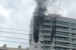 Incêndio em prédio no Centro de Curitiba mata gato