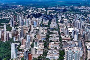 Maringá terá segunda-feira de calor intenso e baixa umidade; máxima chega aos 32°C