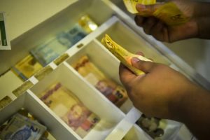 Mercado mantém projeções estáveis para inflação e crescimento da economia