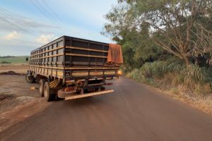 Motociclista morre após cair sob rodados de caminhão, em Maringá