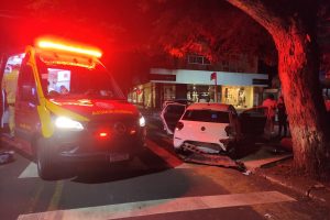 Motorista avança preferencial e provoca forte batida com ônibus na região central Maringá; vídeo