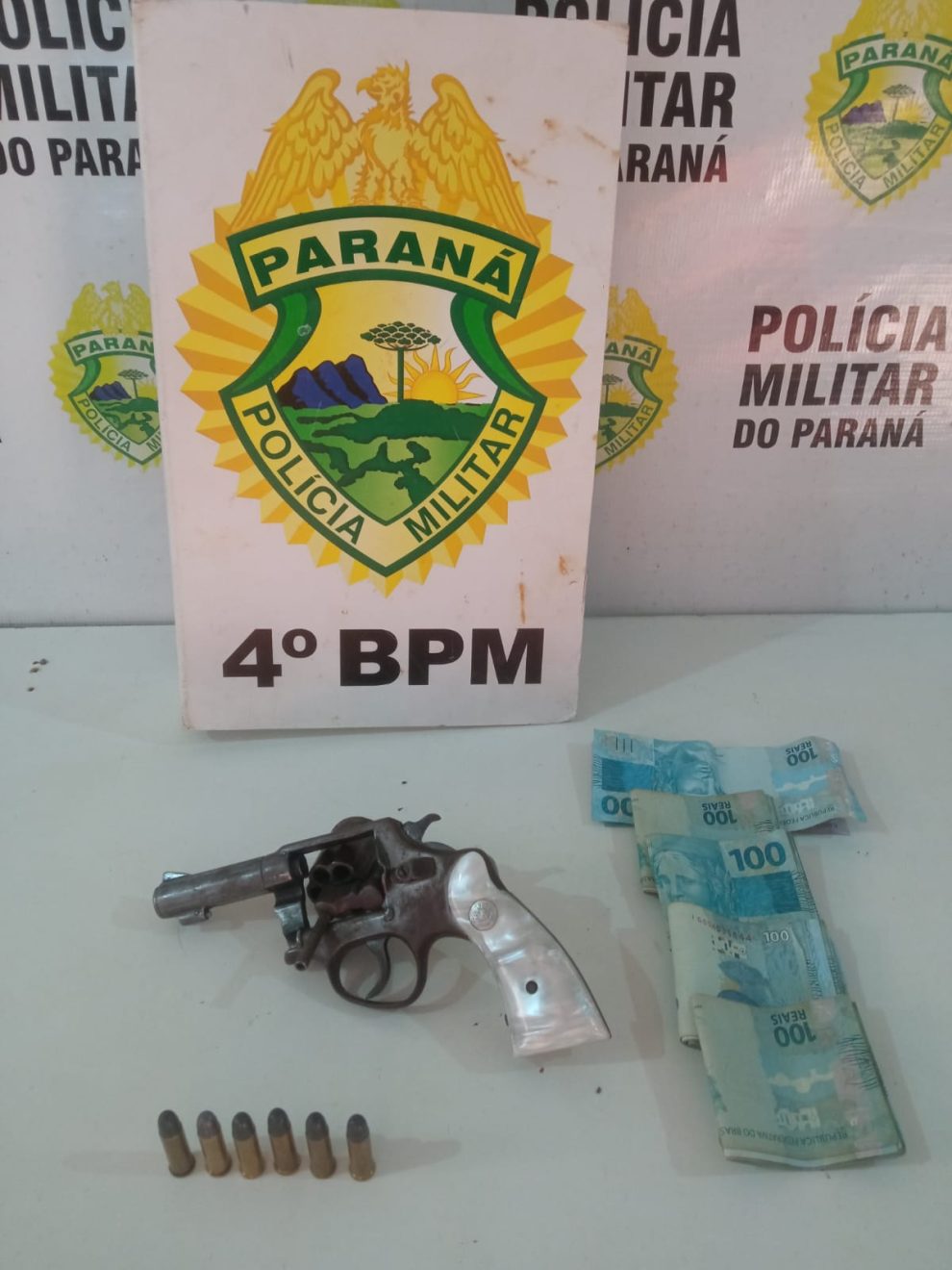 PM prende homem por ameaça em tabacaria e descobre mandado de prisão contra a vítima