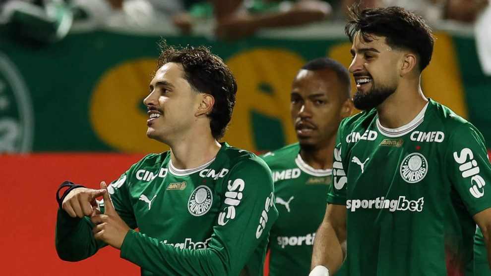 Palmeiras vence o São Paulo em jogo polêmico e se classifica para a final do Paulistão