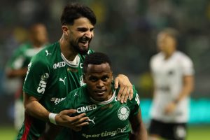 São Paulo tropeça e Palmeiras e Fluminense encostam no topo da tabela do Brasileirão