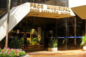 Servidores de Maringá recebem reajuste na folha de pagamento de março