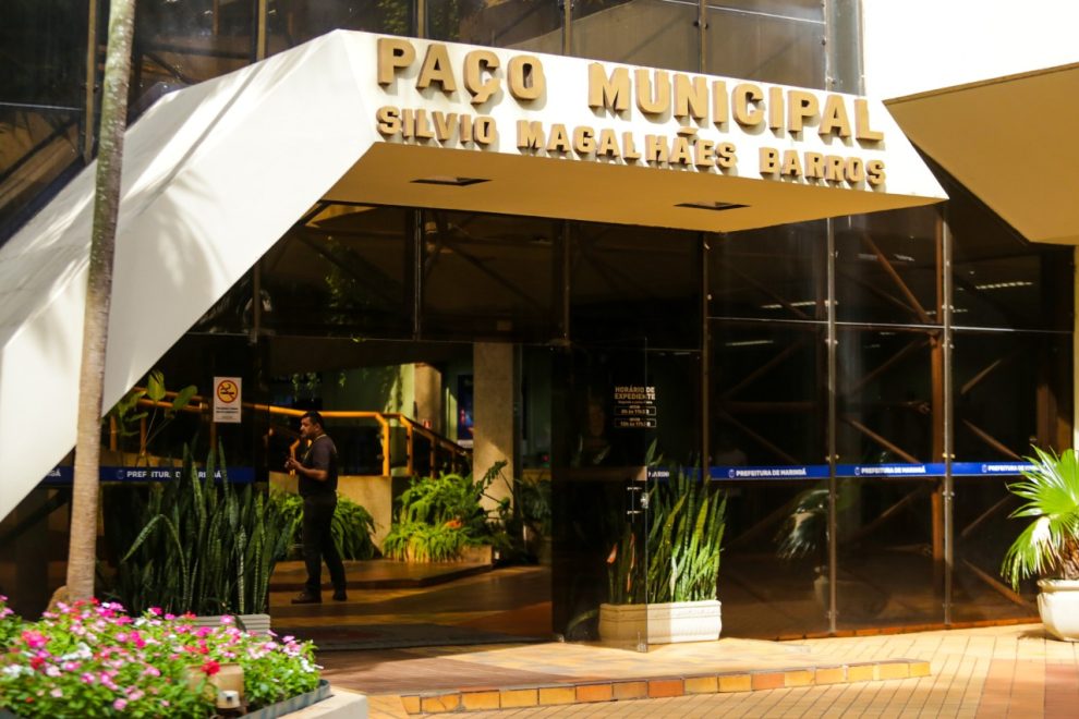 Servidores de Maringá recebem reajuste na folha de pagamento de março