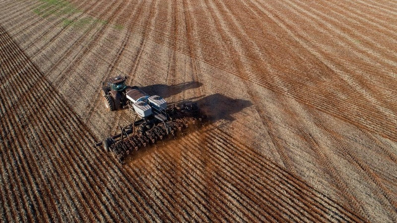 Tecnologias de Precisão em Máquinas Agrícolas Ajudam a Contornar a Alta dos Fertilizantes