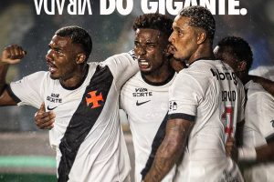 Vasco vence Palmeiras e tira verdão da liderança do Brasileirão