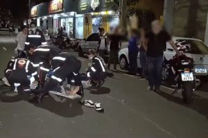 Acidente grave entre moto e bicicleta deixa jovem de 18 anos ferida na Avenida Brasil, em Maringá