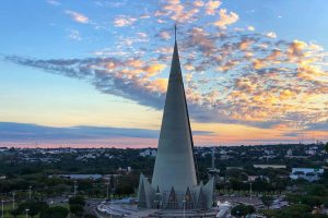 Frente fria mantém tempo instável e calor no Paraná nesta quinta-feira, 16; veja detalhes da previsão 
