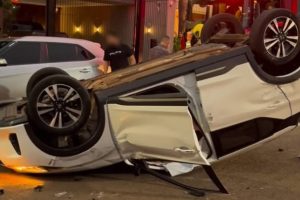 Homem de 64 anos fica ferido após capotamento em Maringá