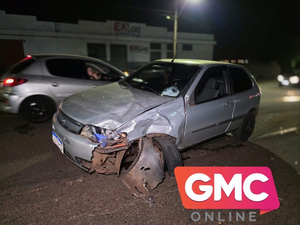 Imagens mostram acidente com carro na contramão no Contorno Sul de Maringá; motociclista teve a perna amputada