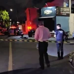 Jovem é morto a tiros na frente de bar por suspeito de bicicleta