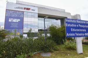 MEC prorroga prazo para pedir isenção da taxa de inscrição