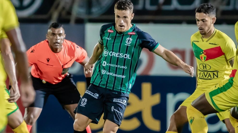 Maringá é surpreendido pelo Brusque no WD e perde a invencibilidade na Série C