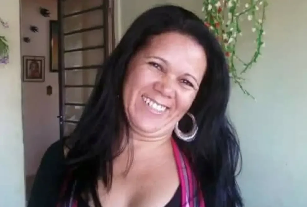 Mulher é morta dentro de casa com golpes de martelo na cabeça