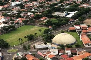 Prefeitura de cidade com menos de 4 mil habitantes perto de Maringá anuncia concurso com salário de R$ 16.488,79