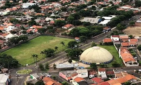 Prefeitura de cidade com menos de 4 mil habitantes perto de Maringá anuncia concurso com salário de R$ 16.488,79