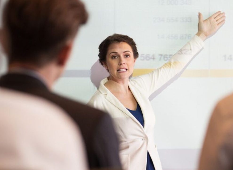 UEM divulga processo seletivo para contratação de professor colaborador